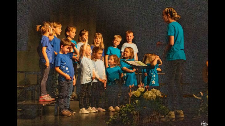 S pesmijo v poletje - 1. del - Teil 1 (&copy; SPD Danica)