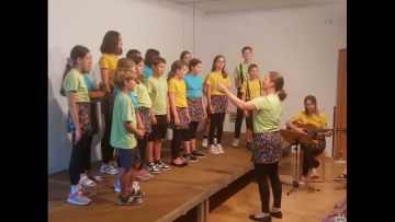 Nastop otroškega zbora na ZIlji - Auftritt des Kinderchore im Gailtal